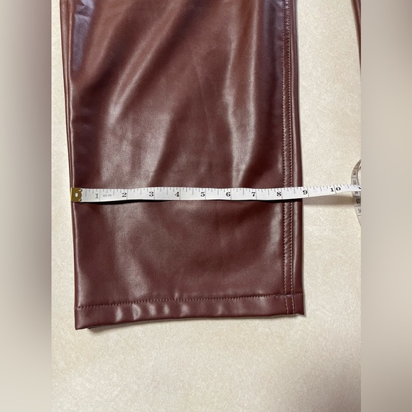 Abercrombie & Fitch Curve Love Criss-Cross Waist
Vegan Leather 90s Straight 22 - Picture 12 of 13